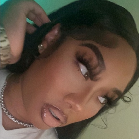 Meet your Posher, Lisa - Picture 1 of 4